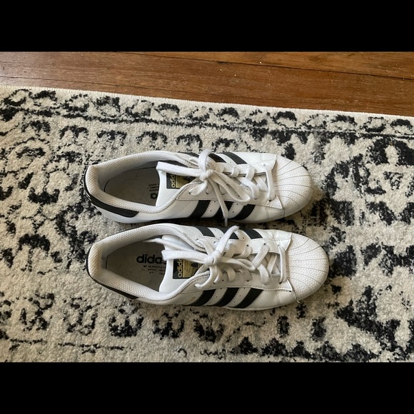 Adidas Superstar - Picture 3 of 5